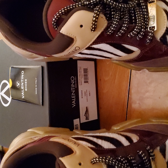 Valentino by Mario Valentino Theo Sneakers! Brand New! - Picture 7 of 7